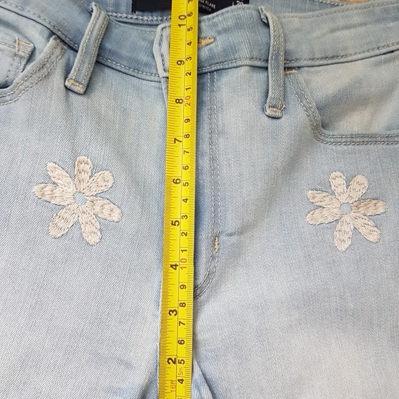 Hollister Boho Embroidered High Rise Vintage Flare Light Wash Denim Jeans Sz 26 - Picture 13 of 15